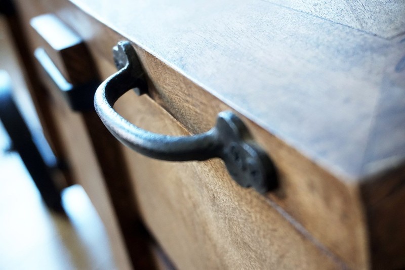 Table basse industrielle coffre