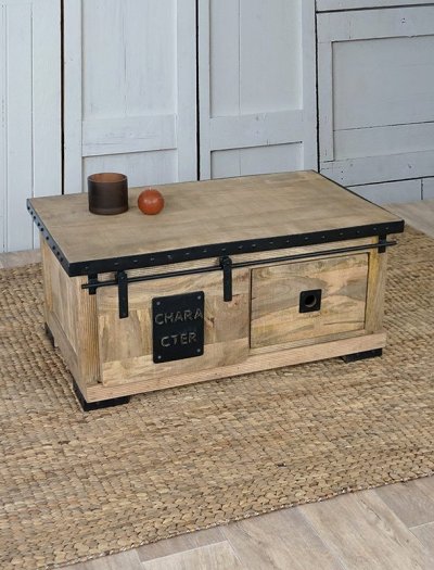 Table basse « Live with character »