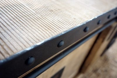 Table basse « Live with character »