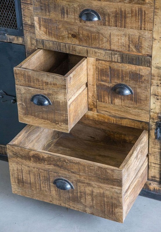 Buffet industriel à portes finition carbone