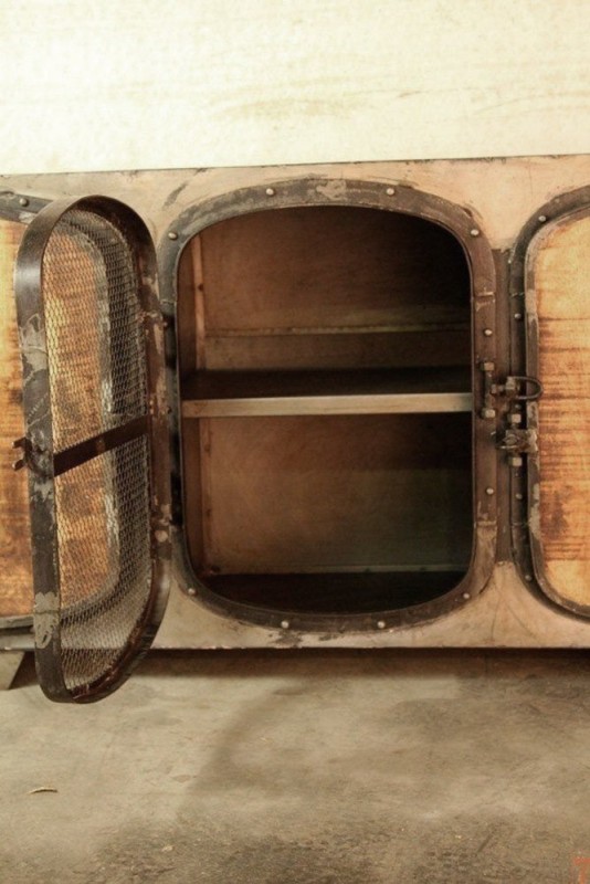 Meuble TV industriel finition naturelle - Bateau