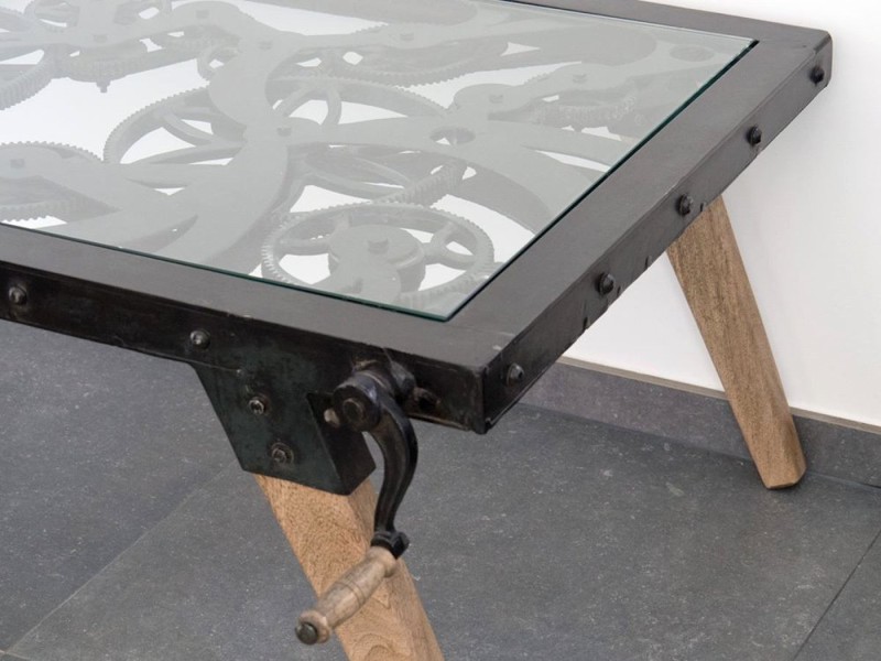 Table basse industrielle à engrenages