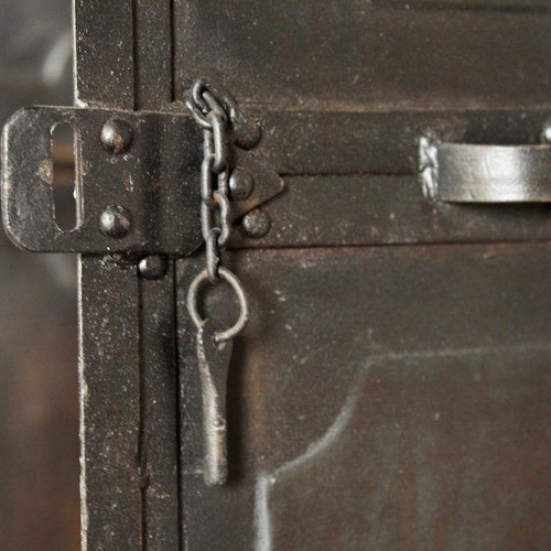 Vestiaire industriel carbone