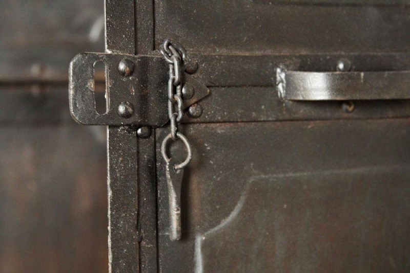 Vestiaire industriel carbone