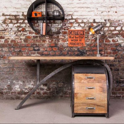 Bureau industriel d'inspiration scandinave