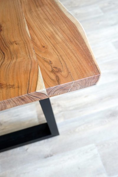 Table à manger bois massif avec pieds en métal