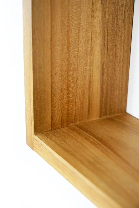 Etagère murale en teck 40 x 35 cm