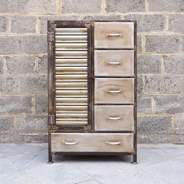 Armoire industrielle finition antique