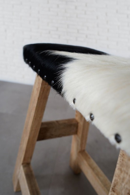 Banc en peau de vache véritable noir/blanc