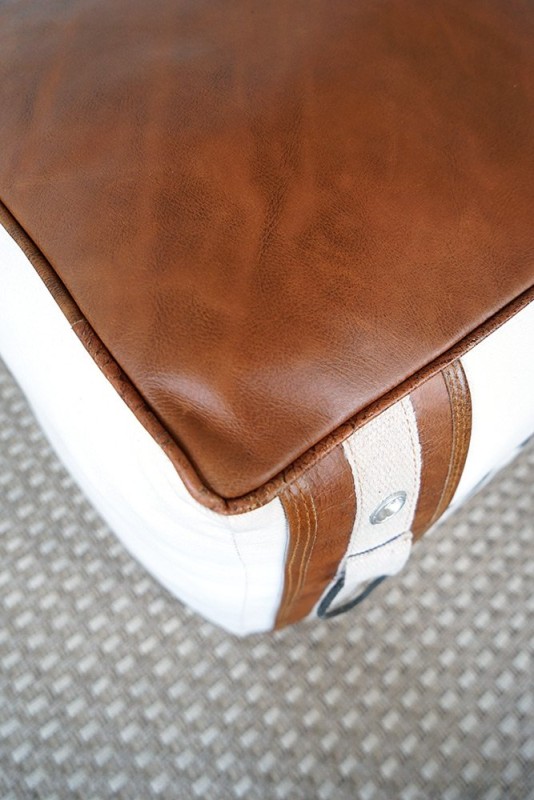 Pouf en cuir et tissu de style vintage "93"
