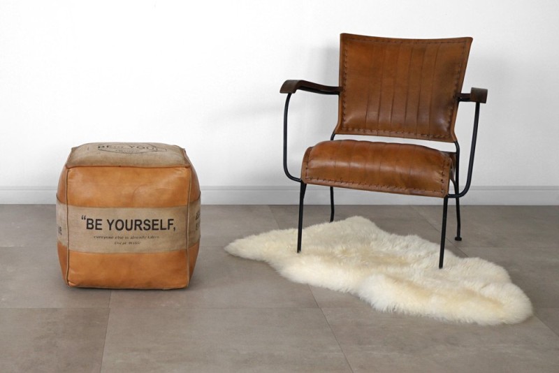 Pouf industriel en cuir "Be Yourself"
