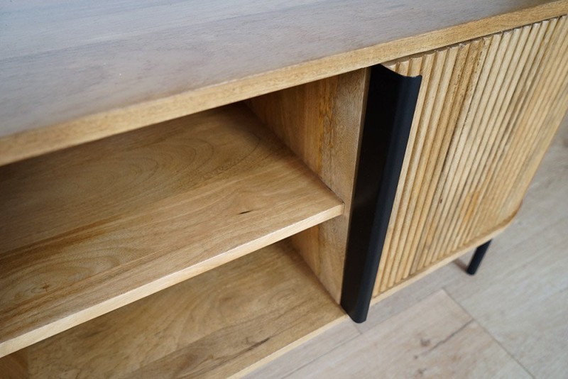 Meuble TV en bois massif et métal 137cm - Thanais