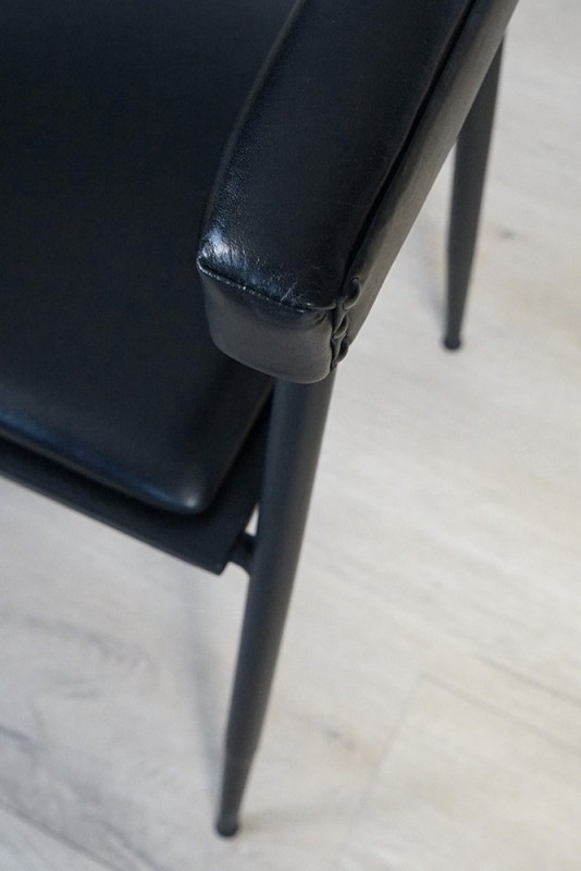 Chaise vintage en cuir noir  - Kensington