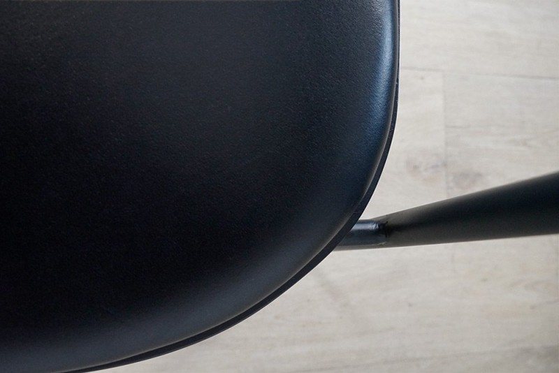 Chaise vintage en cuir noir  - Kensington