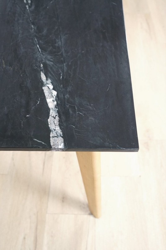 Table en bois massif avec plateau en marbre - Jade