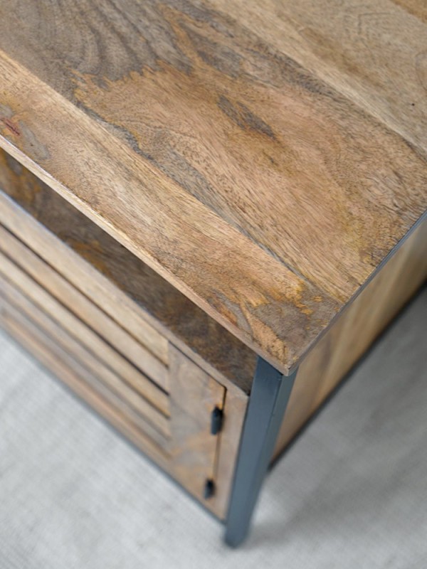 Table de nuit en bois naturel et métal