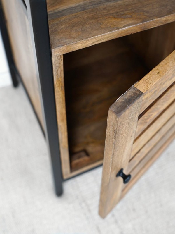 Table de nuit en bois naturel et métal