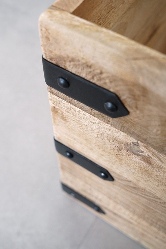 Coffre de rangement en bois