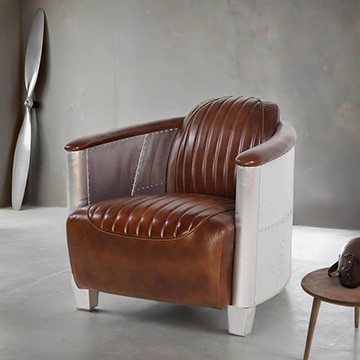 Fauteuil club et aviateur