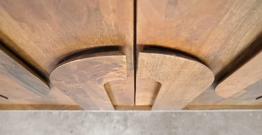 Meuble en bois massif